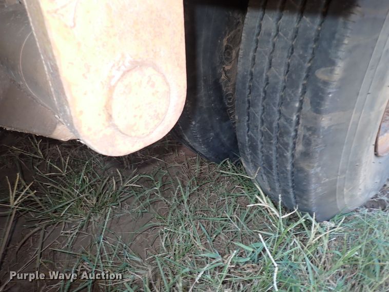 image for item IN9649 1977 Fruehauf  equipment trailer