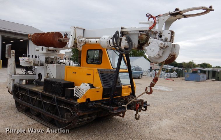 image for item IN9969 1998 Bombardier Muskeg  track carrier with digger derrick