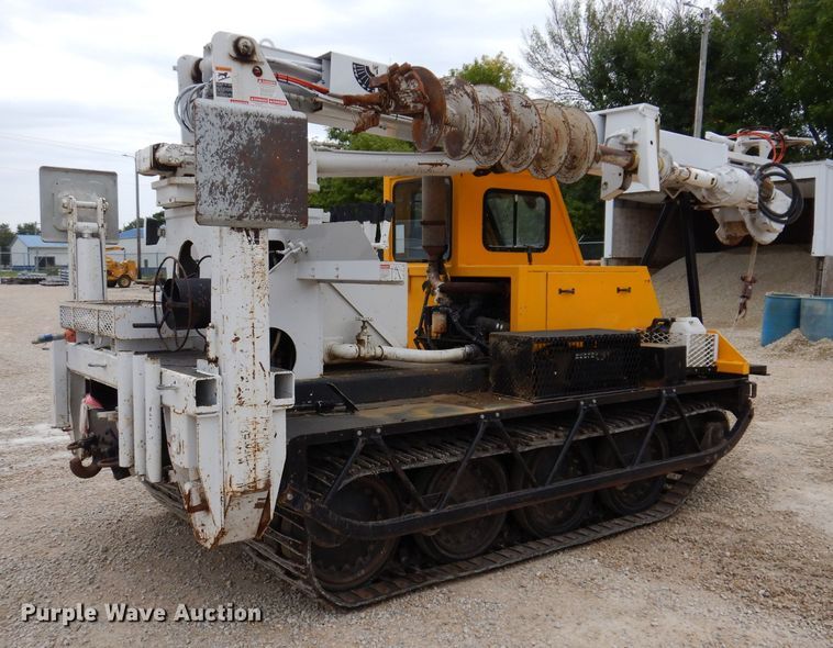 image for item IN9969 1998 Bombardier Muskeg  track carrier with digger derrick
