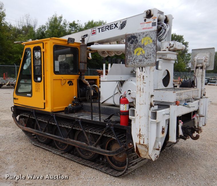 image for item IN9969 1998 Bombardier Muskeg  track carrier with digger derrick