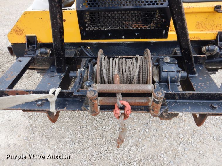 image for item IN9969 1998 Bombardier Muskeg  track carrier with digger derrick