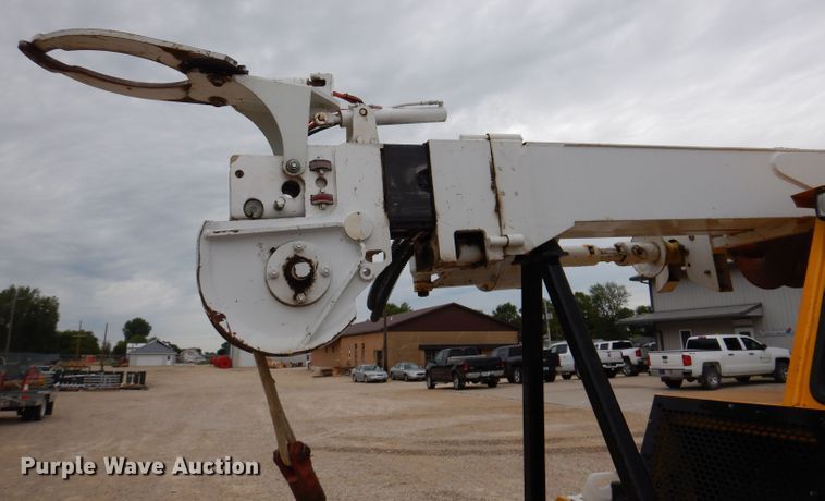 image for item IN9969 1998 Bombardier Muskeg  track carrier with digger derrick