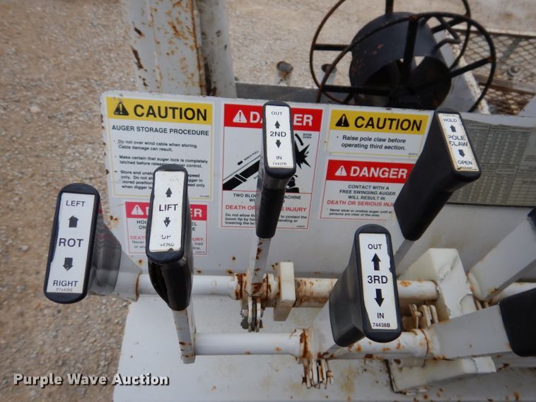 image for item IN9969 1998 Bombardier Muskeg  track carrier with digger derrick