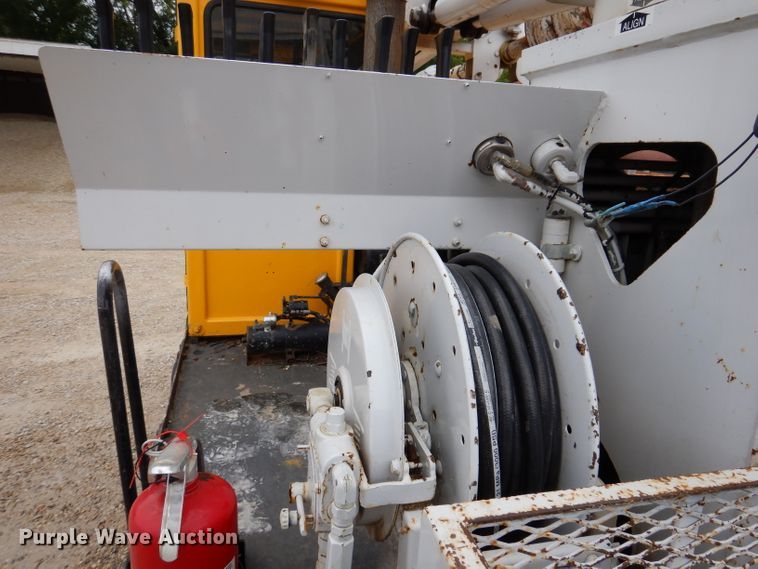 image for item IN9969 1998 Bombardier Muskeg  track carrier with digger derrick