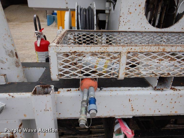 image for item IN9969 1998 Bombardier Muskeg  track carrier with digger derrick