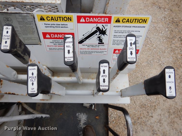 image for item IN9969 1998 Bombardier Muskeg  track carrier with digger derrick