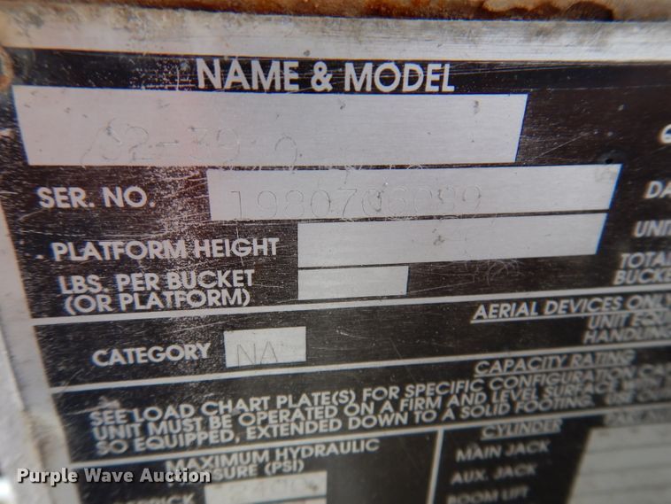 image for item IN9969 1998 Bombardier Muskeg  track carrier with digger derrick