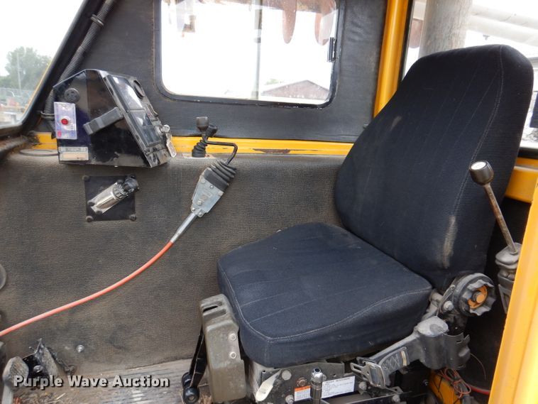 image for item IN9969 1998 Bombardier Muskeg  track carrier with digger derrick