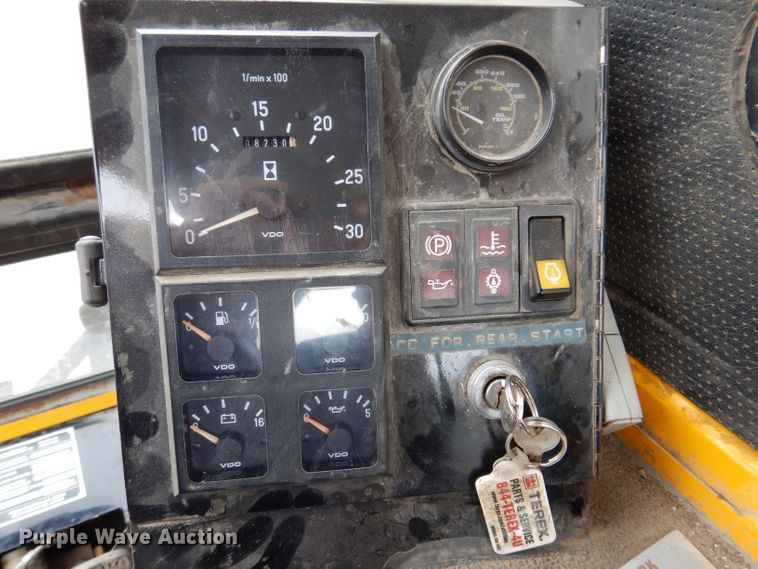 image for item IN9969 1998 Bombardier Muskeg  track carrier with digger derrick