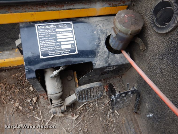 image for item IN9969 1998 Bombardier Muskeg  track carrier with digger derrick