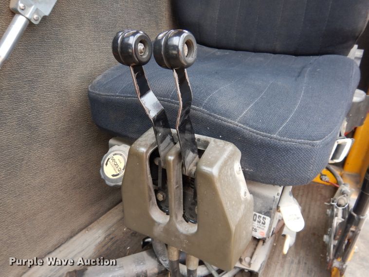 image for item IN9969 1998 Bombardier Muskeg  track carrier with digger derrick