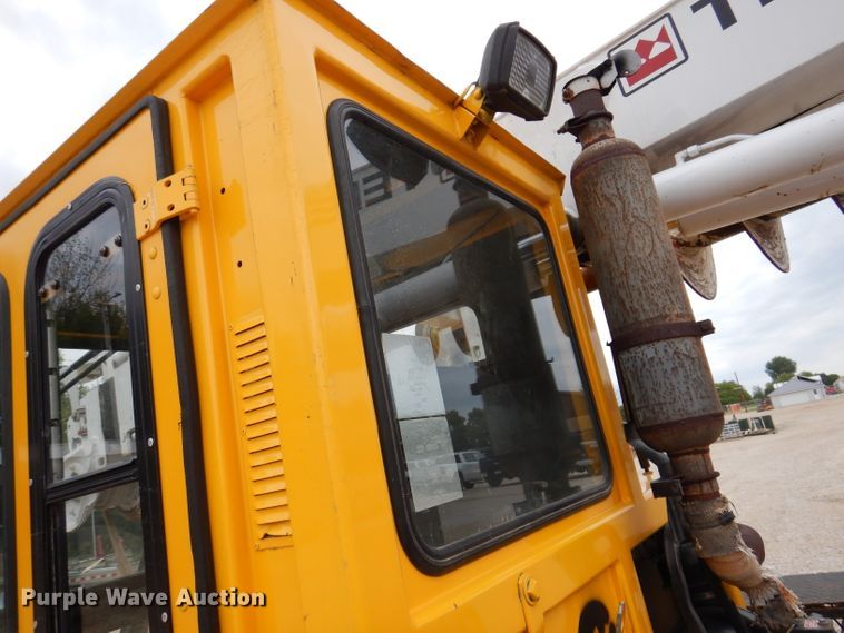 image for item IN9969 1998 Bombardier Muskeg  track carrier with digger derrick