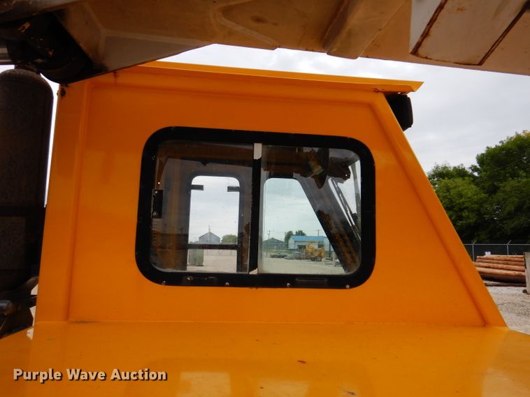 image for item IN9969 1998 Bombardier Muskeg  track carrier with digger derrick