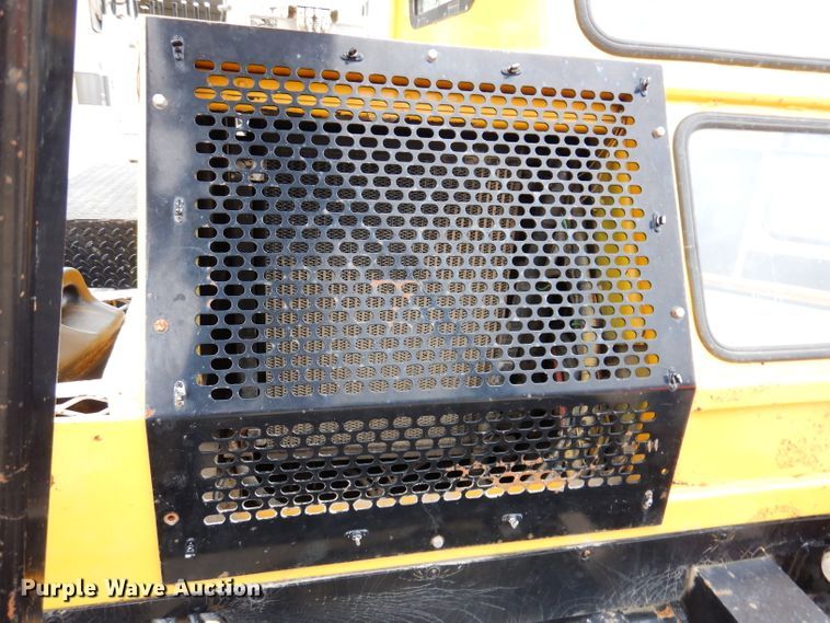 image for item IN9969 1998 Bombardier Muskeg  track carrier with digger derrick