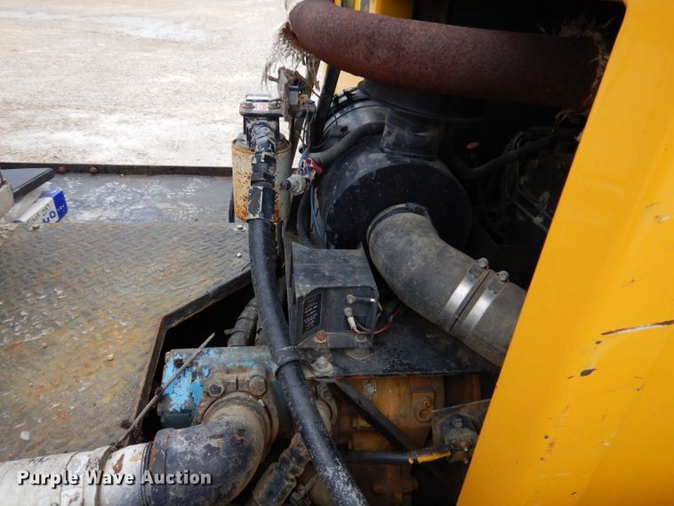 image for item IN9969 1998 Bombardier Muskeg  track carrier with digger derrick