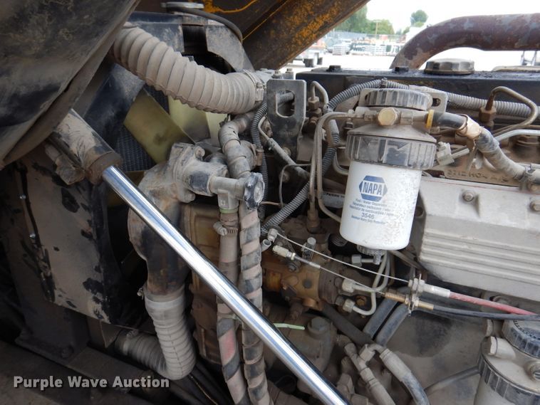 image for item IN9969 1998 Bombardier Muskeg  track carrier with digger derrick