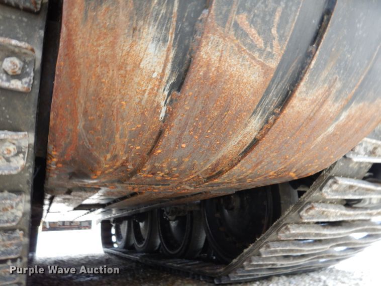 image for item IN9969 1998 Bombardier Muskeg  track carrier with digger derrick