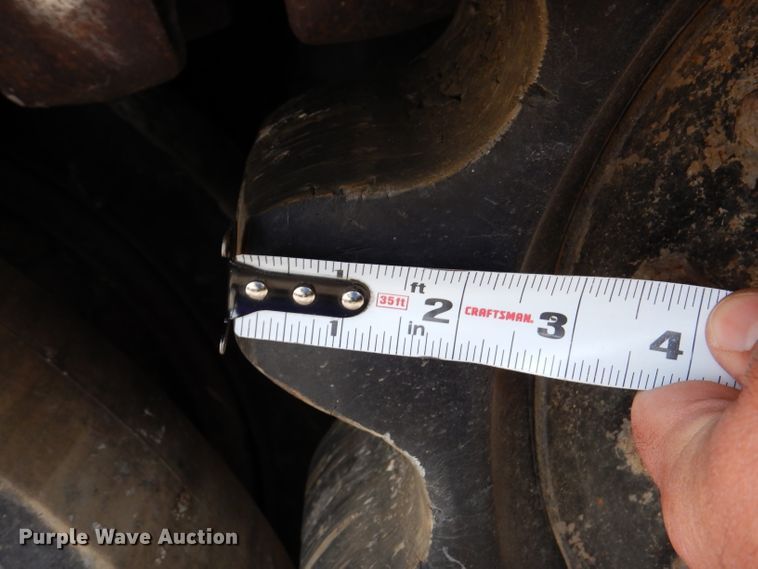 image for item IN9969 1998 Bombardier Muskeg  track carrier with digger derrick