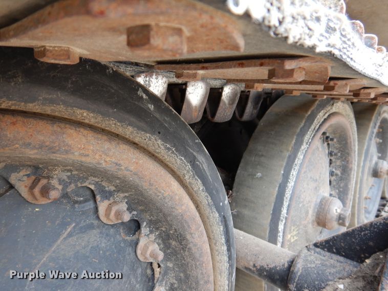 image for item IN9969 1998 Bombardier Muskeg  track carrier with digger derrick