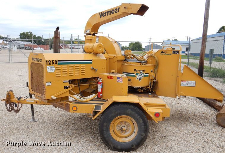 image for item IN9970 Vermeer 1250BC  wood chipper
