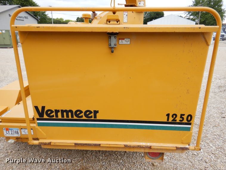 image for item IN9970 Vermeer 1250BC  wood chipper