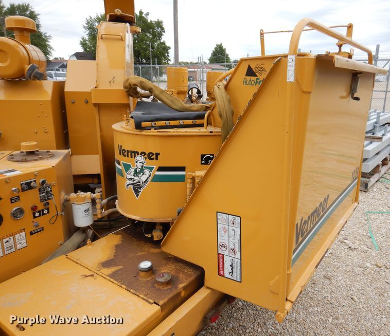 image for item IN9970 Vermeer 1250BC  wood chipper