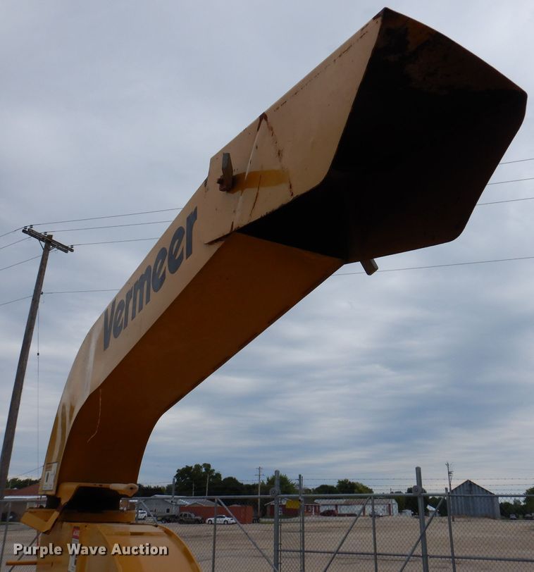 image for item IN9970 Vermeer 1250BC  wood chipper