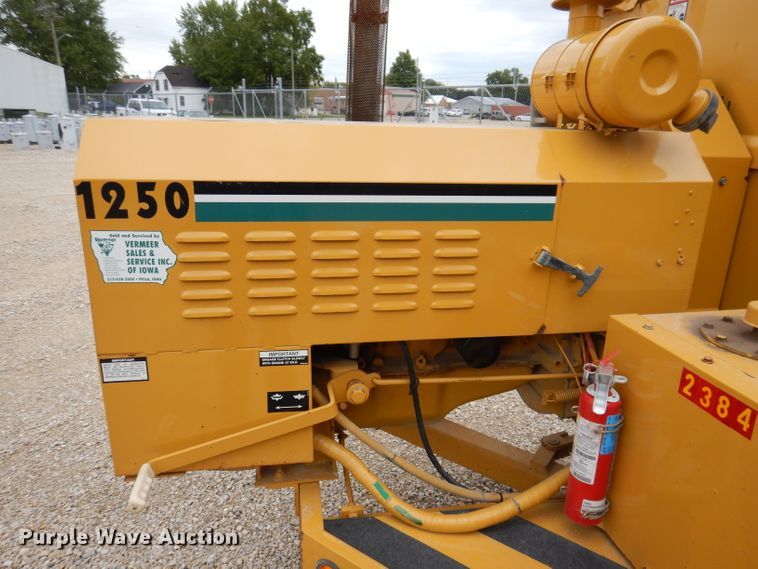 image for item IN9970 Vermeer 1250BC  wood chipper