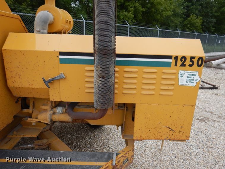 image for item IN9970 Vermeer 1250BC  wood chipper