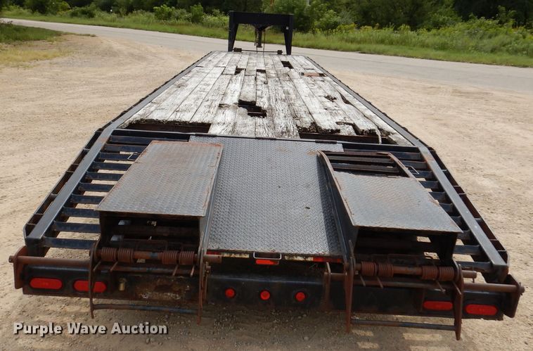 image for item IN9981 2006 B-B FB 8x40GN  equipment trailer