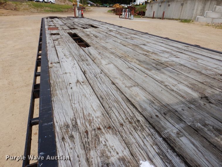 image for item IN9981 2006 B-B FB 8x40GN  equipment trailer