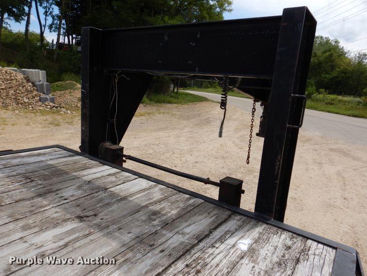 image for item IN9981 2006 B-B FB 8x40GN  equipment trailer