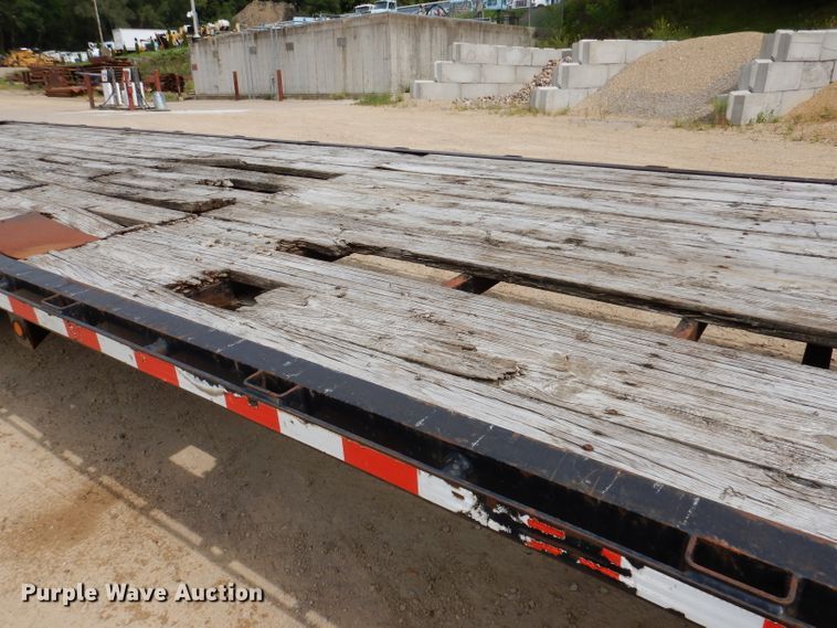 image for item IN9981 2006 B-B FB 8x40GN  equipment trailer