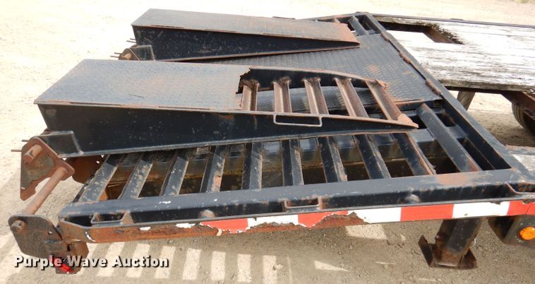 image for item IN9981 2006 B-B FB 8x40GN  equipment trailer