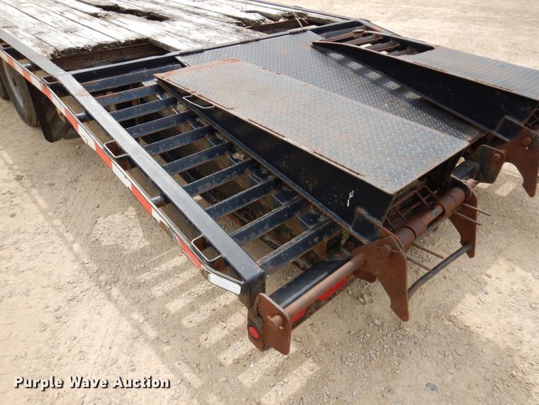 image for item IN9981 2006 B-B FB 8x40GN  equipment trailer