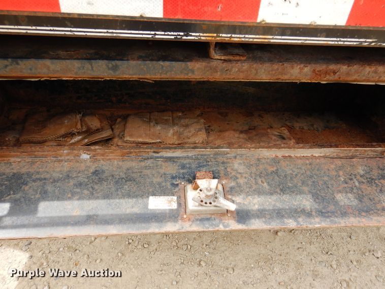 image for item IN9981 2006 B-B FB 8x40GN  equipment trailer