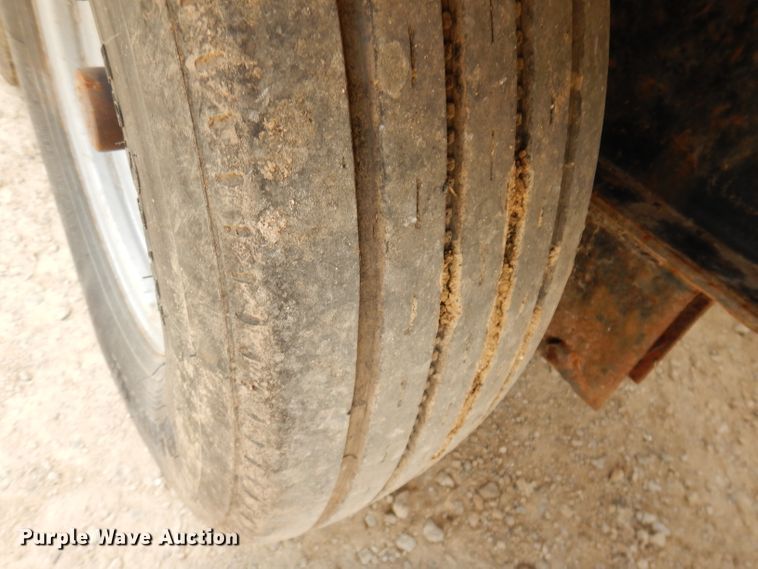 image for item IN9981 2006 B-B FB 8x40GN  equipment trailer