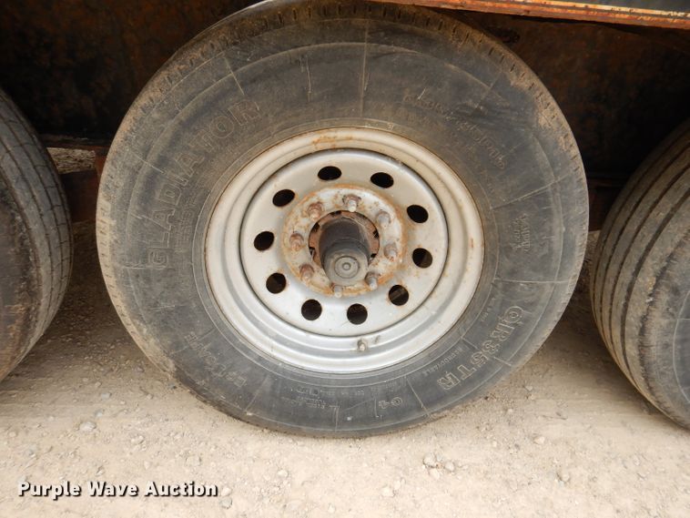 image for item IN9981 2006 B-B FB 8x40GN  equipment trailer