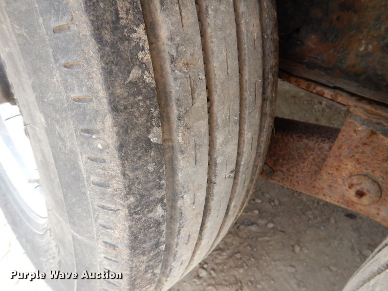 image for item IN9981 2006 B-B FB 8x40GN  equipment trailer