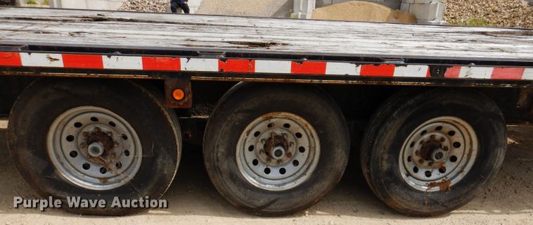 image for item IN9981 2006 B-B FB 8x40GN  equipment trailer