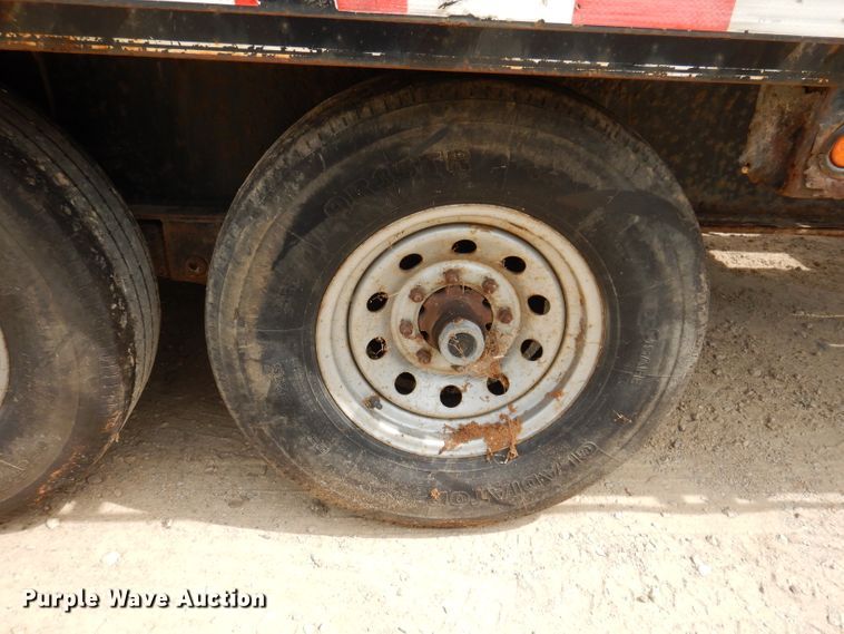 image for item IN9981 2006 B-B FB 8x40GN  equipment trailer