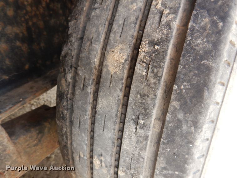 image for item IN9981 2006 B-B FB 8x40GN  equipment trailer