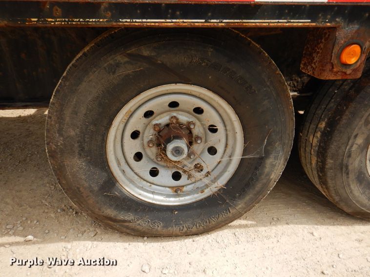 image for item IN9981 2006 B-B FB 8x40GN  equipment trailer