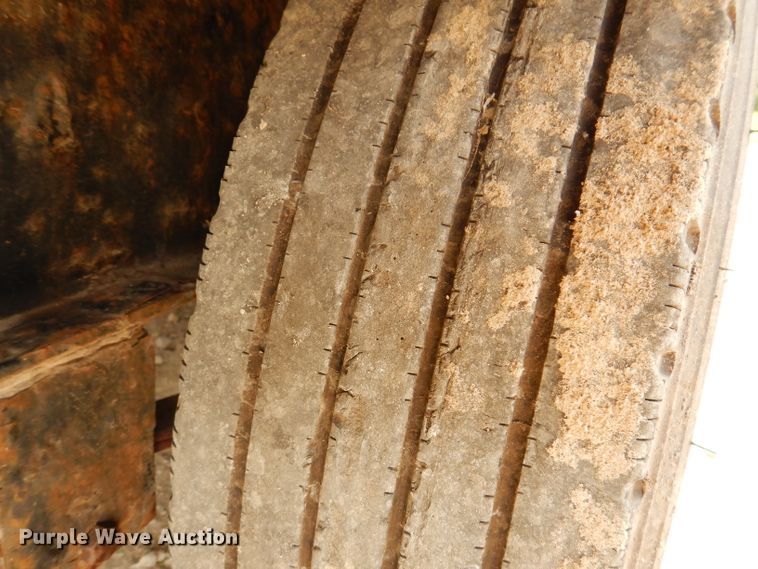 image for item IN9981 2006 B-B FB 8x40GN  equipment trailer