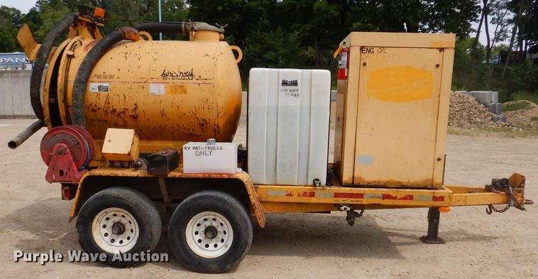 image for item IN9983 2004 Vac-Tron PMD 550SDT  vacuum excavator