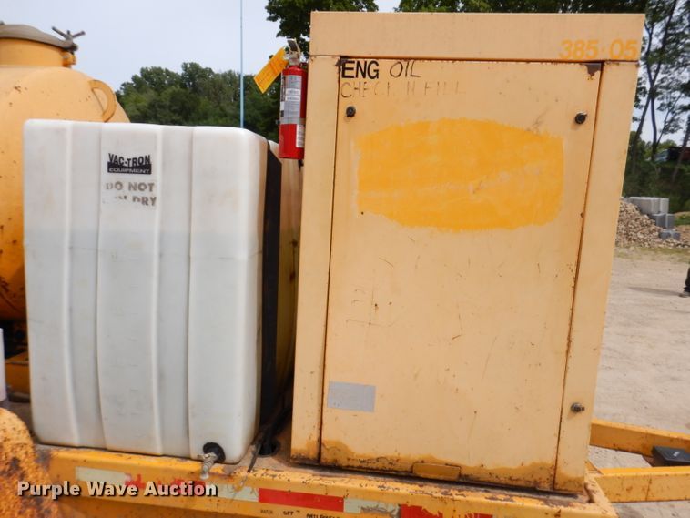 image for item IN9983 2004 Vac-Tron PMD 550SDT  vacuum excavator