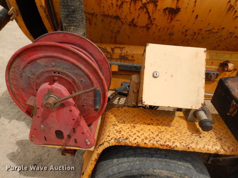 image for item IN9983 2004 Vac-Tron PMD 550SDT  vacuum excavator