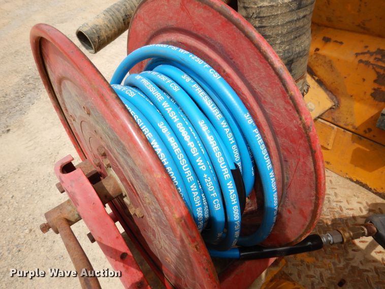 image for item IN9983 2004 Vac-Tron PMD 550SDT  vacuum excavator