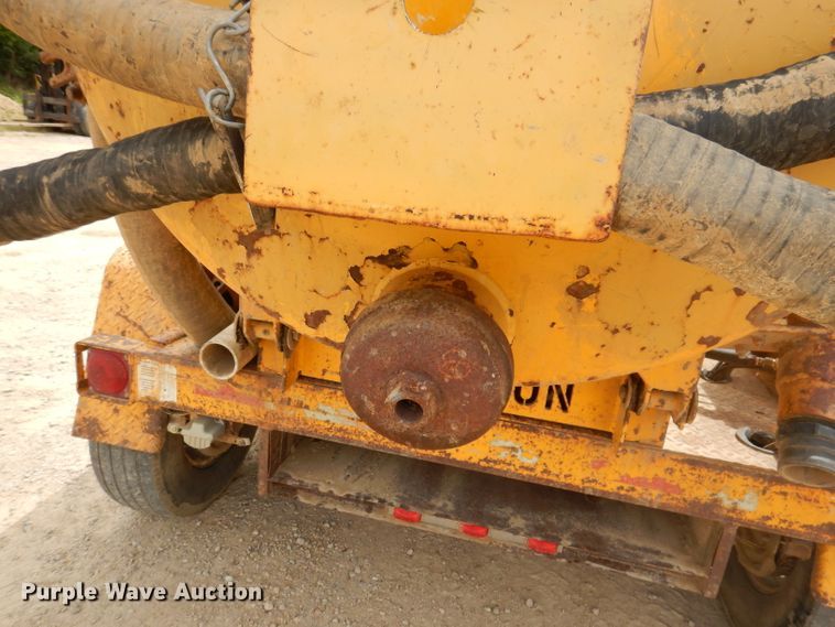 image for item IN9983 2004 Vac-Tron PMD 550SDT  vacuum excavator