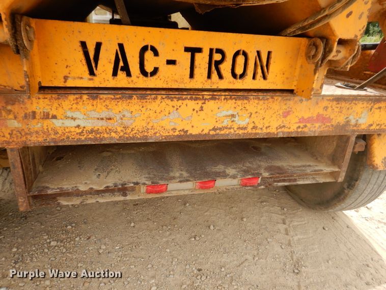 image for item IN9983 2004 Vac-Tron PMD 550SDT  vacuum excavator